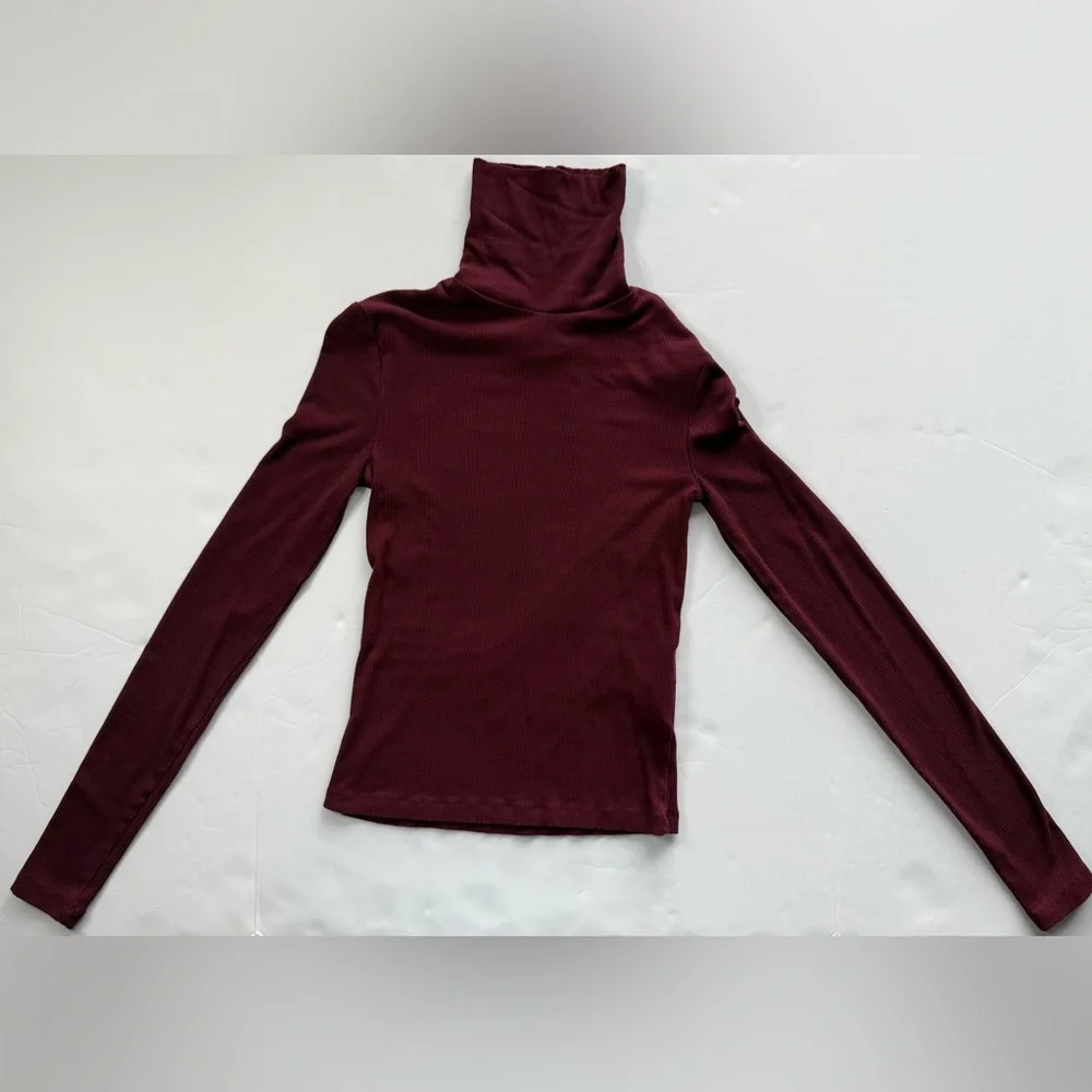 H&M Ribbed Turtleneck Shirt Fitted Viscose Long Sleeves Burgundy Size S